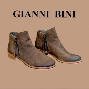 Cute Gianni Bini Booties..  EUC ..Size 7